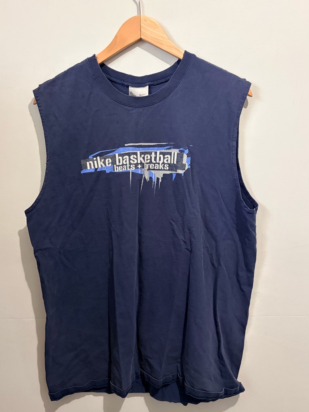 Thrashed Vintage 90s Nike Basketball Headphone Graphic Muscle Tee Large